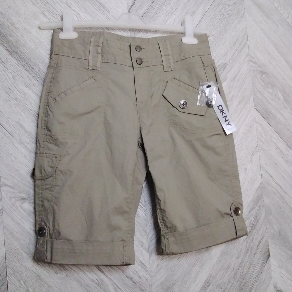 DKNY  Women's Bermuda Chino Cuffed Shorts Size:0